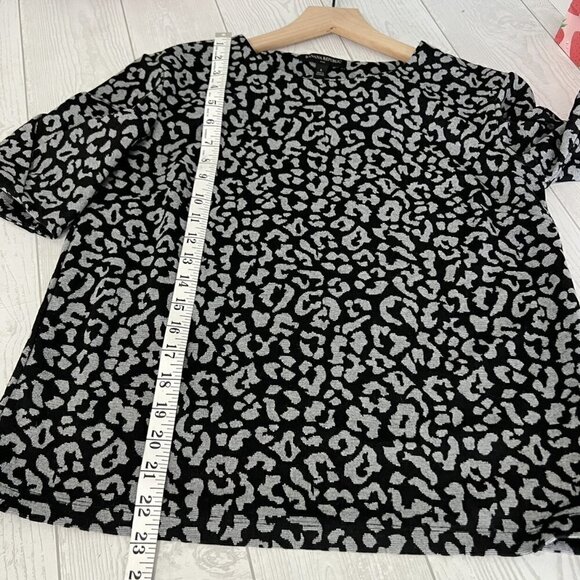 Banana Republic Leopard Puff Sleeve Blouse - Picture 4 of 8